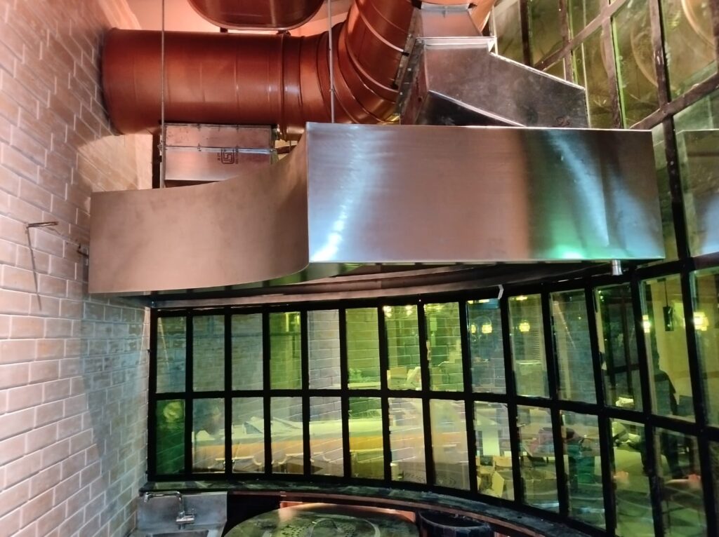Double Curve Hood